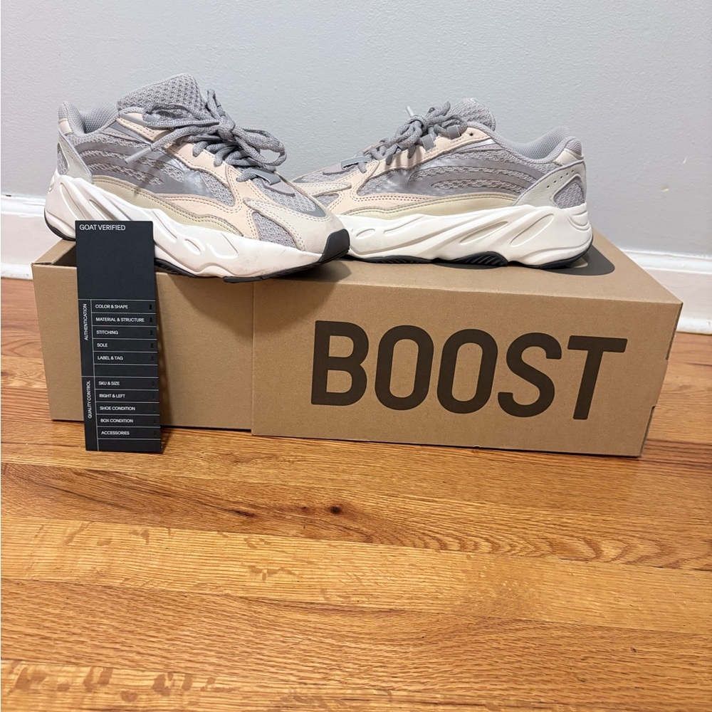 YEEZY Boost 700 V2